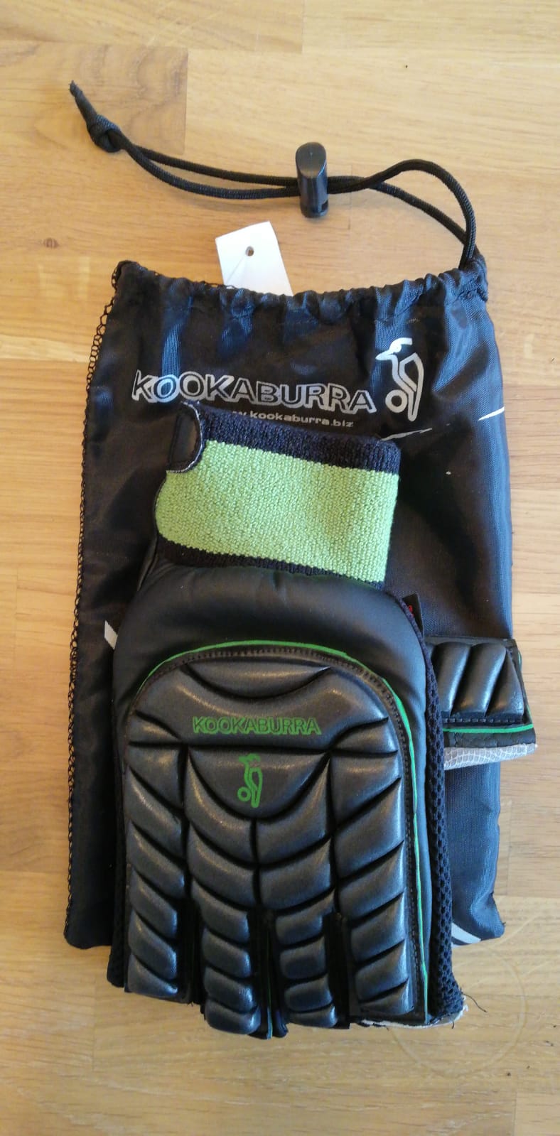 Kookaburra Right-Hand Protection Glove Black/Green
